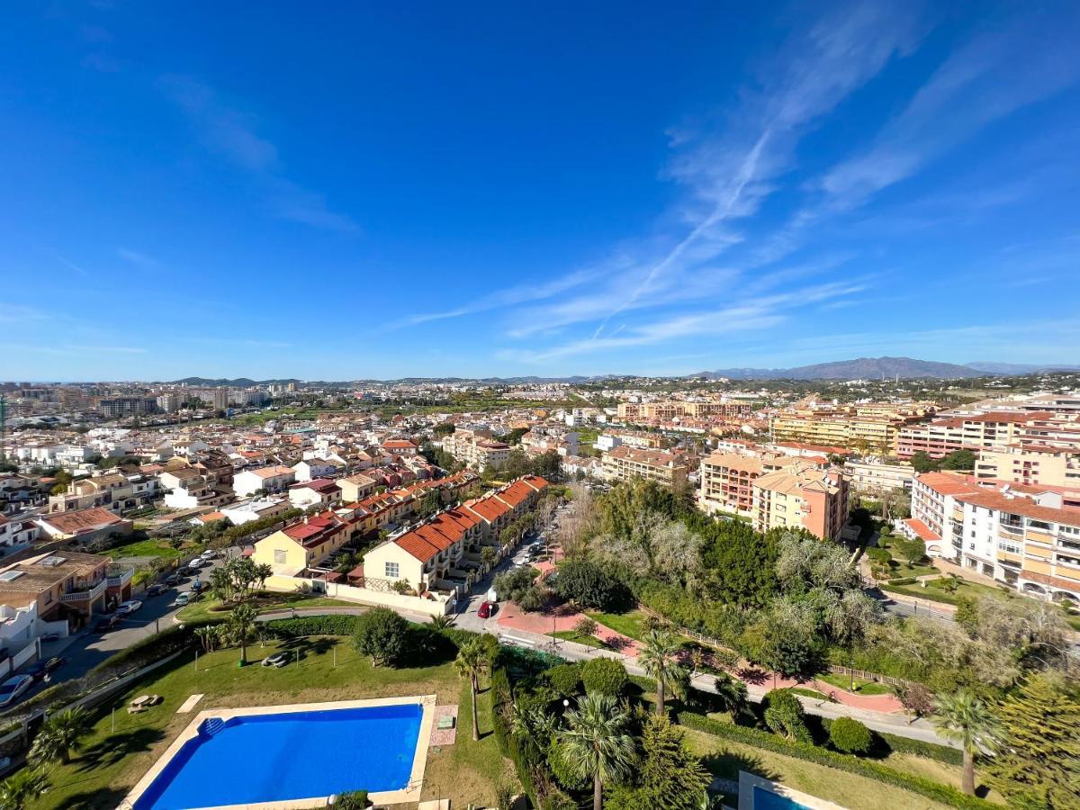 Apartamento A 900 M De La Playa Y Con Vistas Al Mar En Fuengirola Ngoại thất bức ảnh