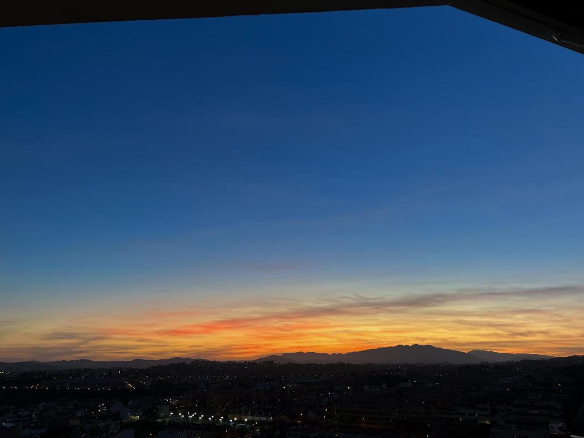 Apartamento A 900 M De La Playa Y Con Vistas Al Mar En Fuengirola Ngoại thất bức ảnh